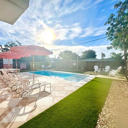 Luxury Villa 3 Blocks From The Beach With A Pool, Fire Pit And Outdoor Oasis Cape Canaveral Eksteriør bilde