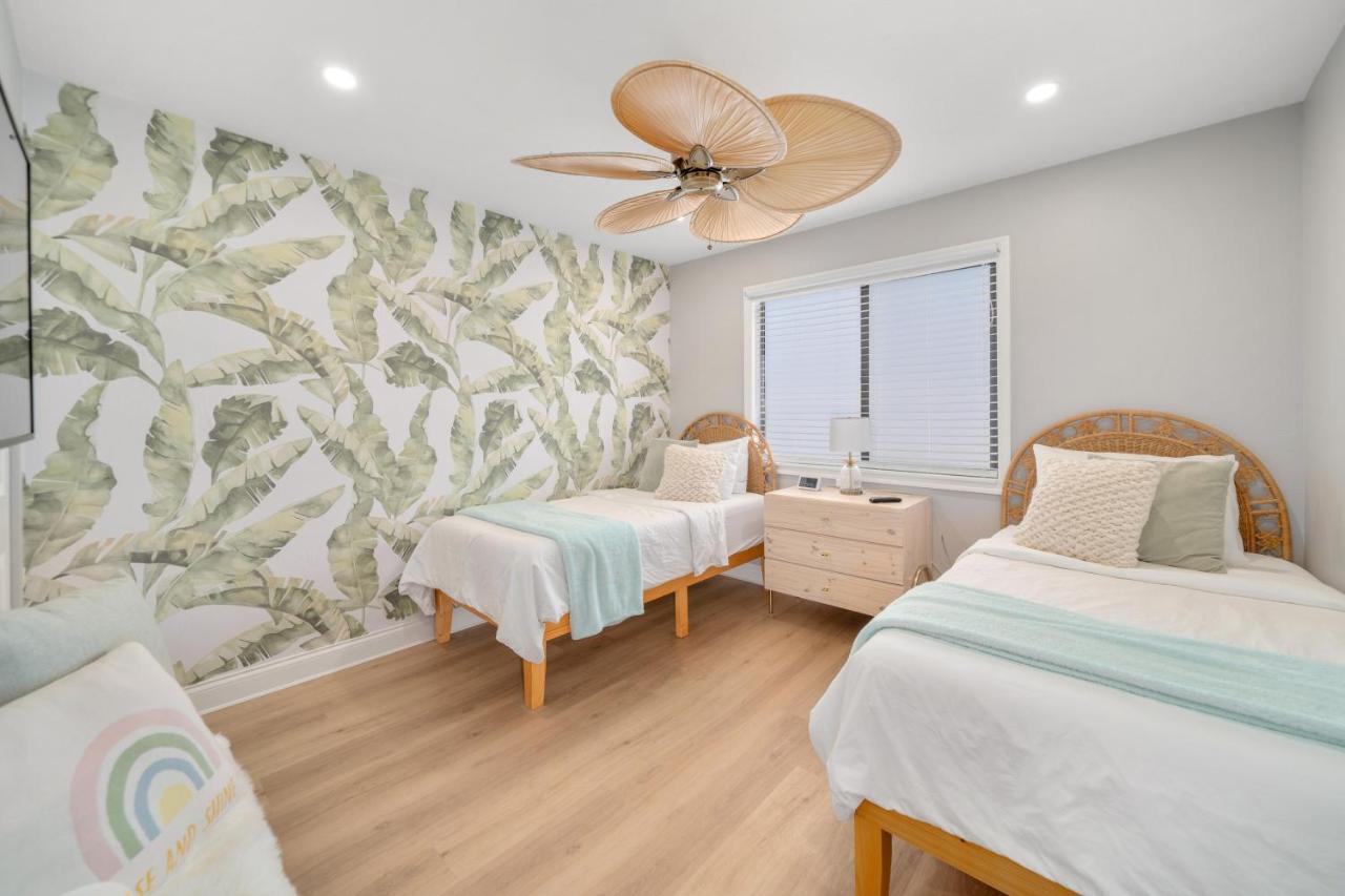 Luxury Villa 3 Blocks From The Beach With A Pool, Fire Pit And Outdoor Oasis Cape Canaveral Eksteriør bilde