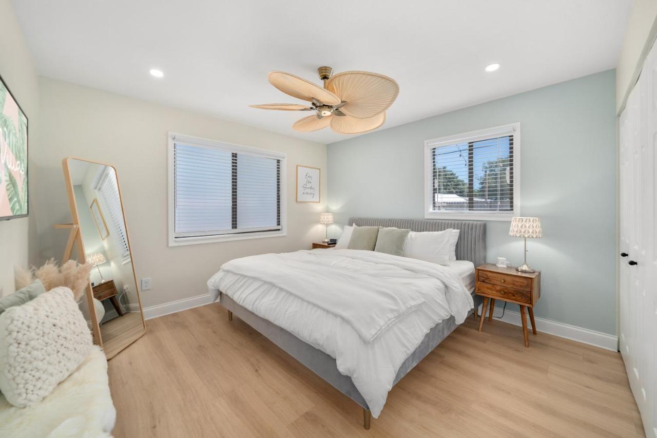 Luxury Villa 3 Blocks From The Beach With A Pool, Fire Pit And Outdoor Oasis Cape Canaveral Eksteriør bilde