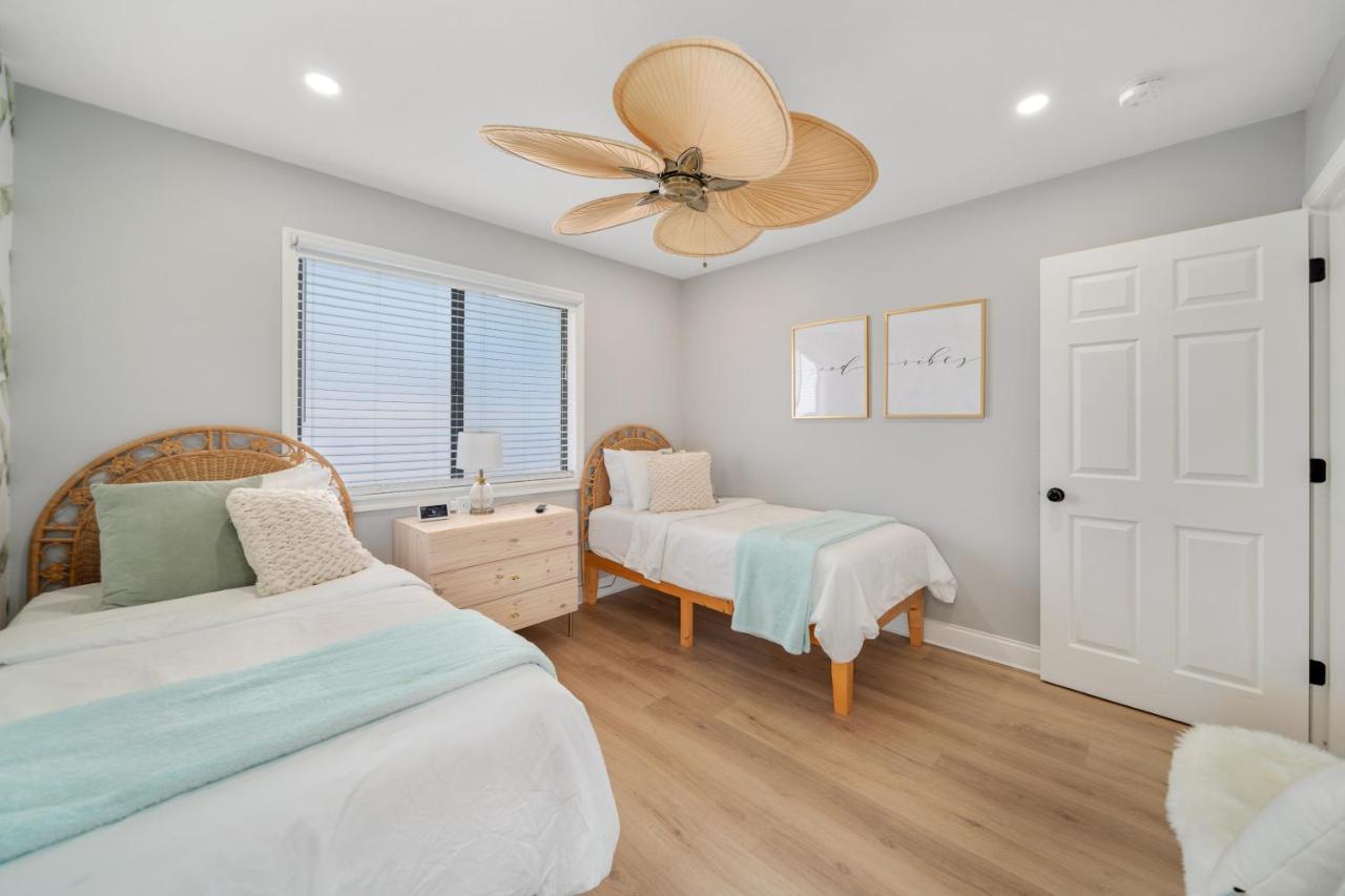 Luxury Villa 3 Blocks From The Beach With A Pool, Fire Pit And Outdoor Oasis Cape Canaveral Eksteriør bilde
