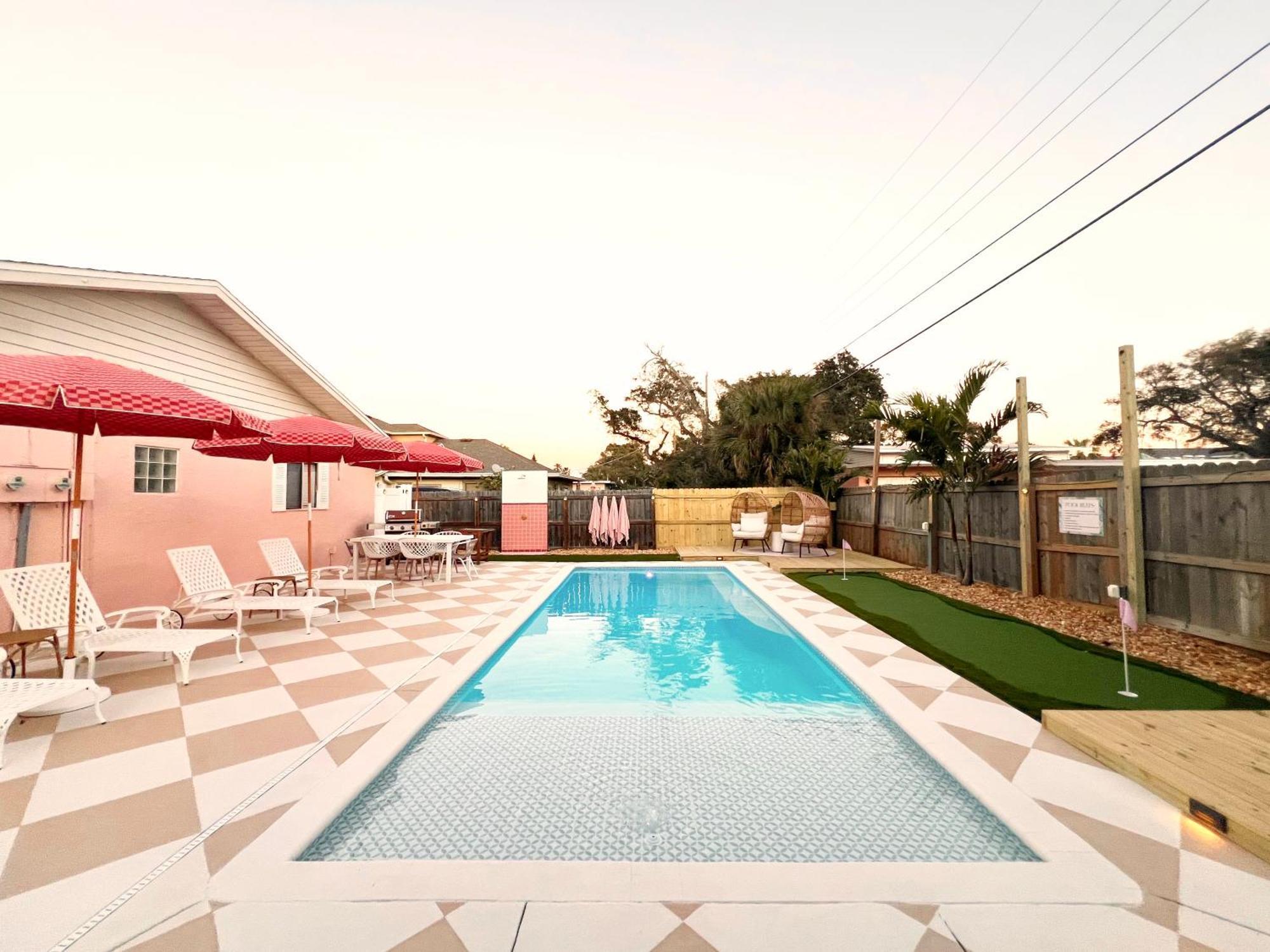 Luxury Villa 3 Blocks From The Beach With A Pool, Fire Pit And Outdoor Oasis Cape Canaveral Eksteriør bilde